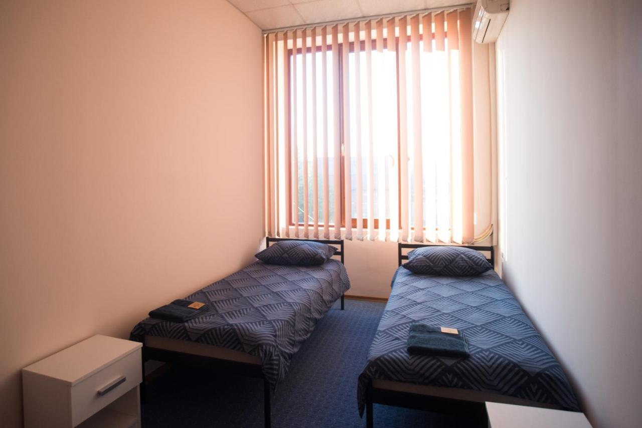 Si-Yo Hostel 乌日霍罗德 外观 照片