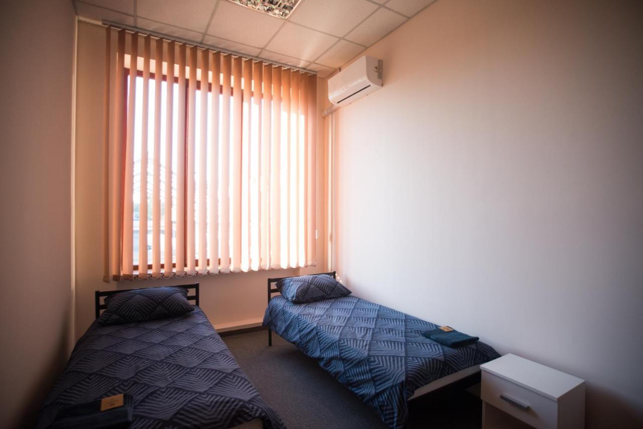 Si-Yo Hostel 乌日霍罗德 外观 照片