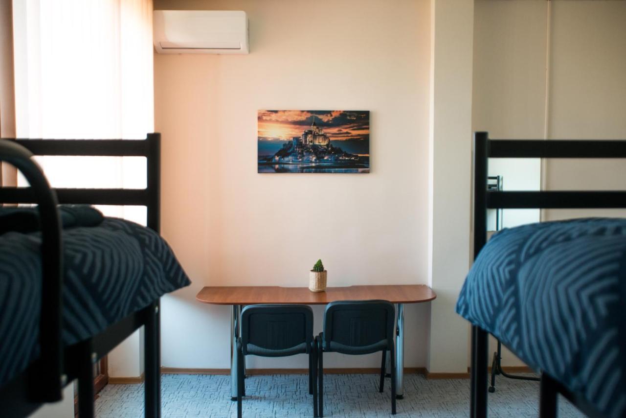 Si-Yo Hostel 乌日霍罗德 外观 照片