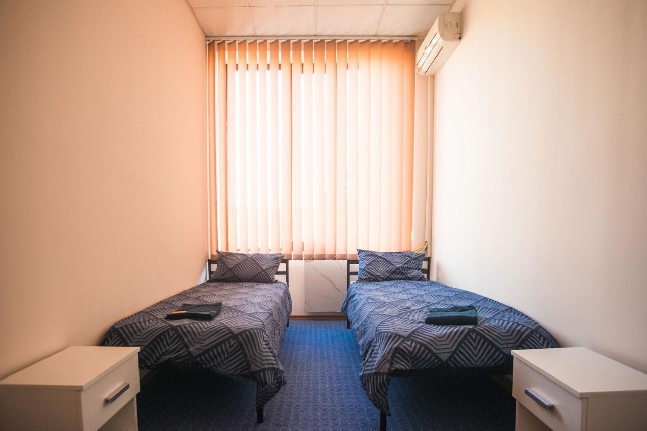 Si-Yo Hostel 乌日霍罗德 外观 照片