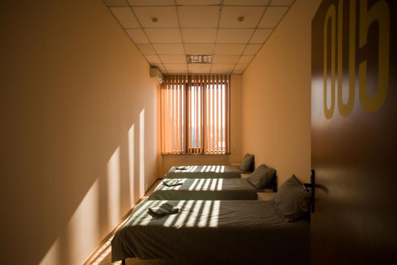 Si-Yo Hostel 乌日霍罗德 外观 照片