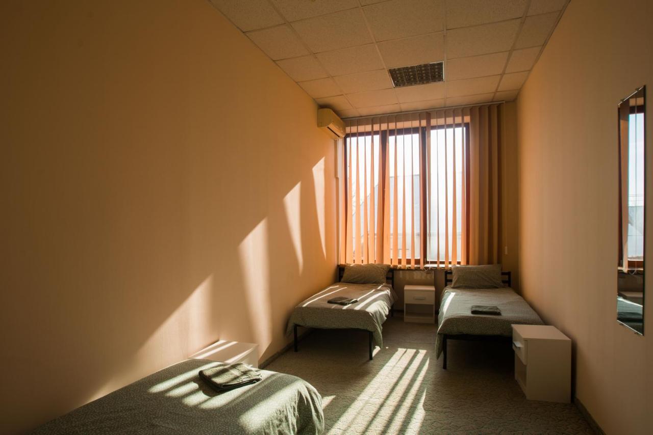 Si-Yo Hostel 乌日霍罗德 外观 照片